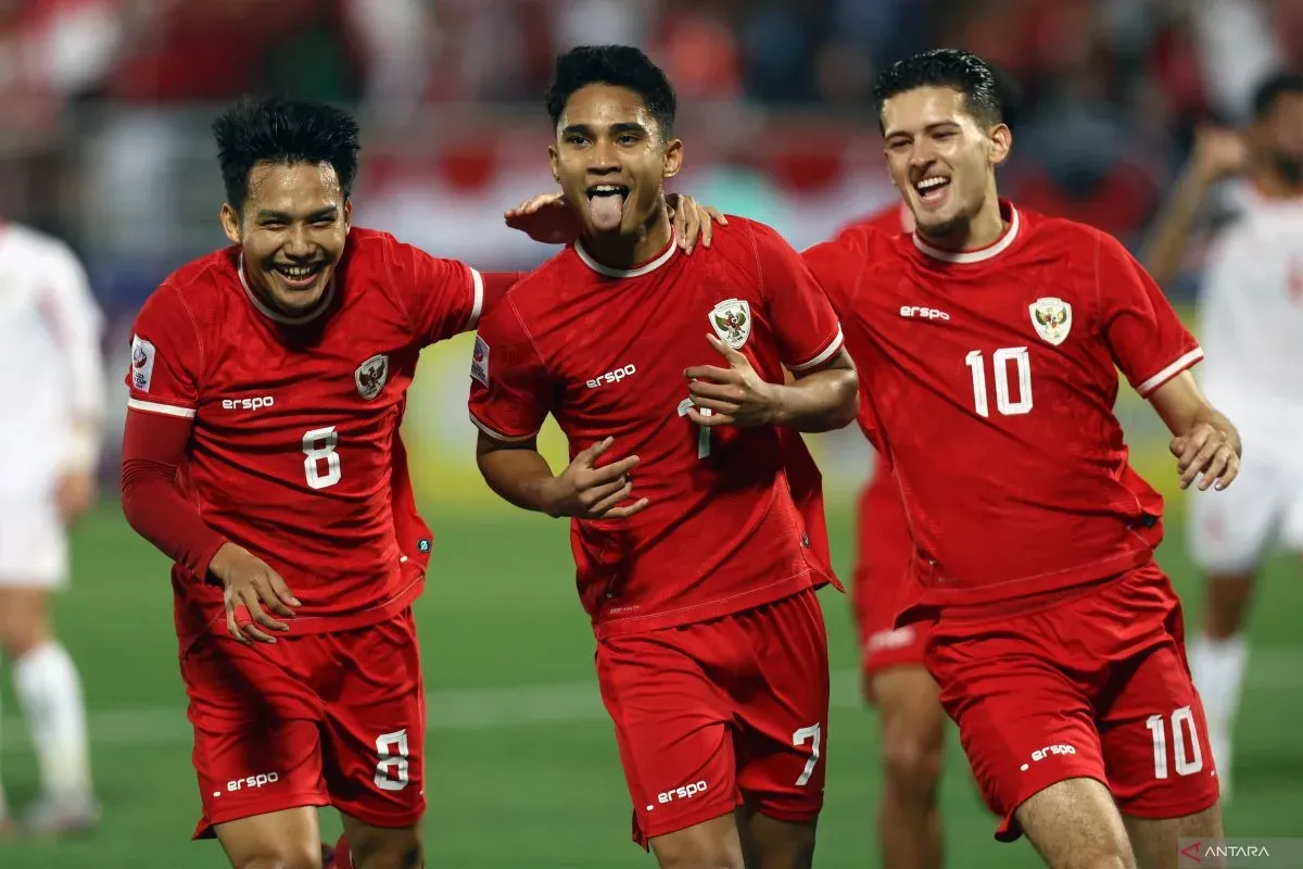 Media Vietnam Heboh Pemain Muda Marselino Dicoret dari Timnas Indonesia oleh Kluivert