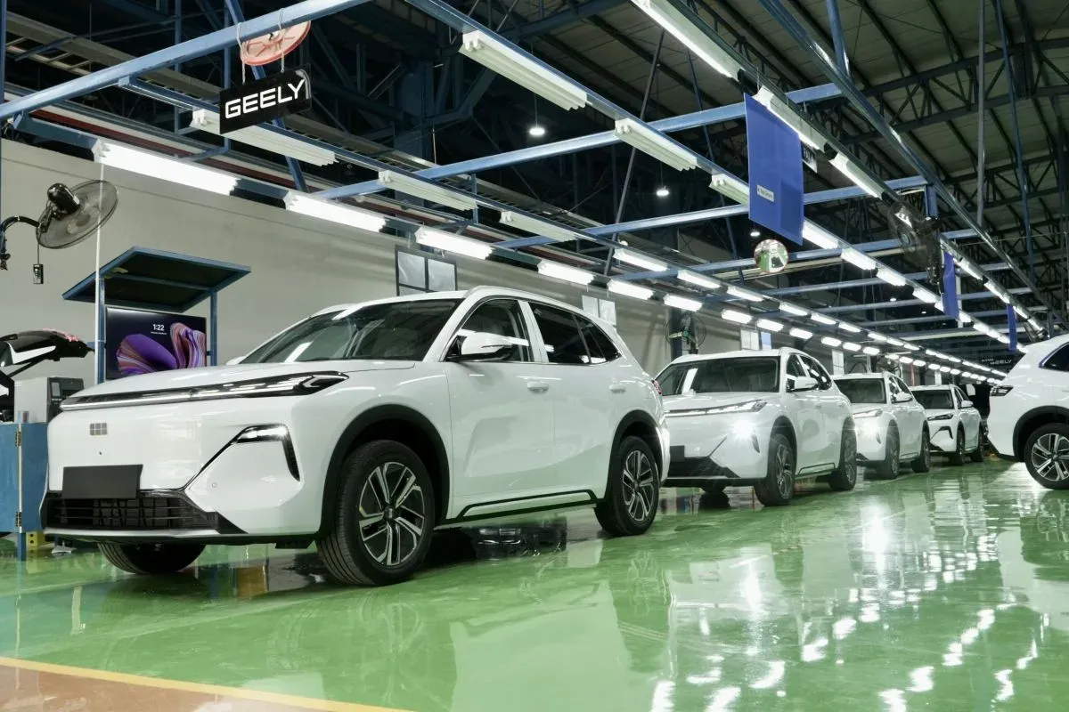 Geely Mulai Produksi Massal Mobil di Indonesia