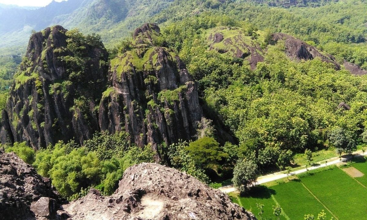 Pesona Gunung Sepikul Sukoharjo: Wisata Alam Murah Meriah dengan Puncak Kembar yang Memikat
