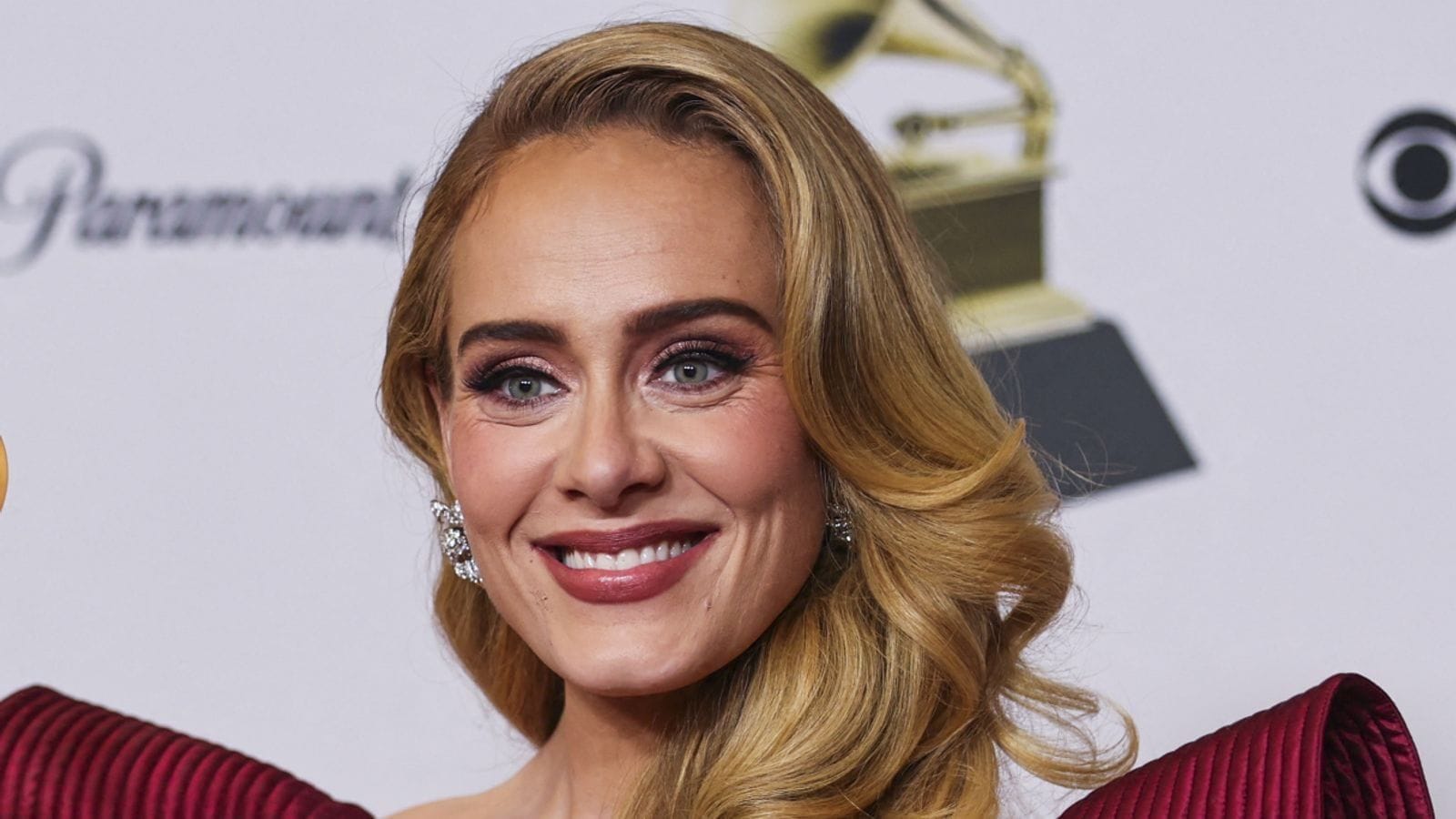 Adele Sedang Dalam Negosiasi untuk Halftime Show Super Bowl 2026 di Santa Clara