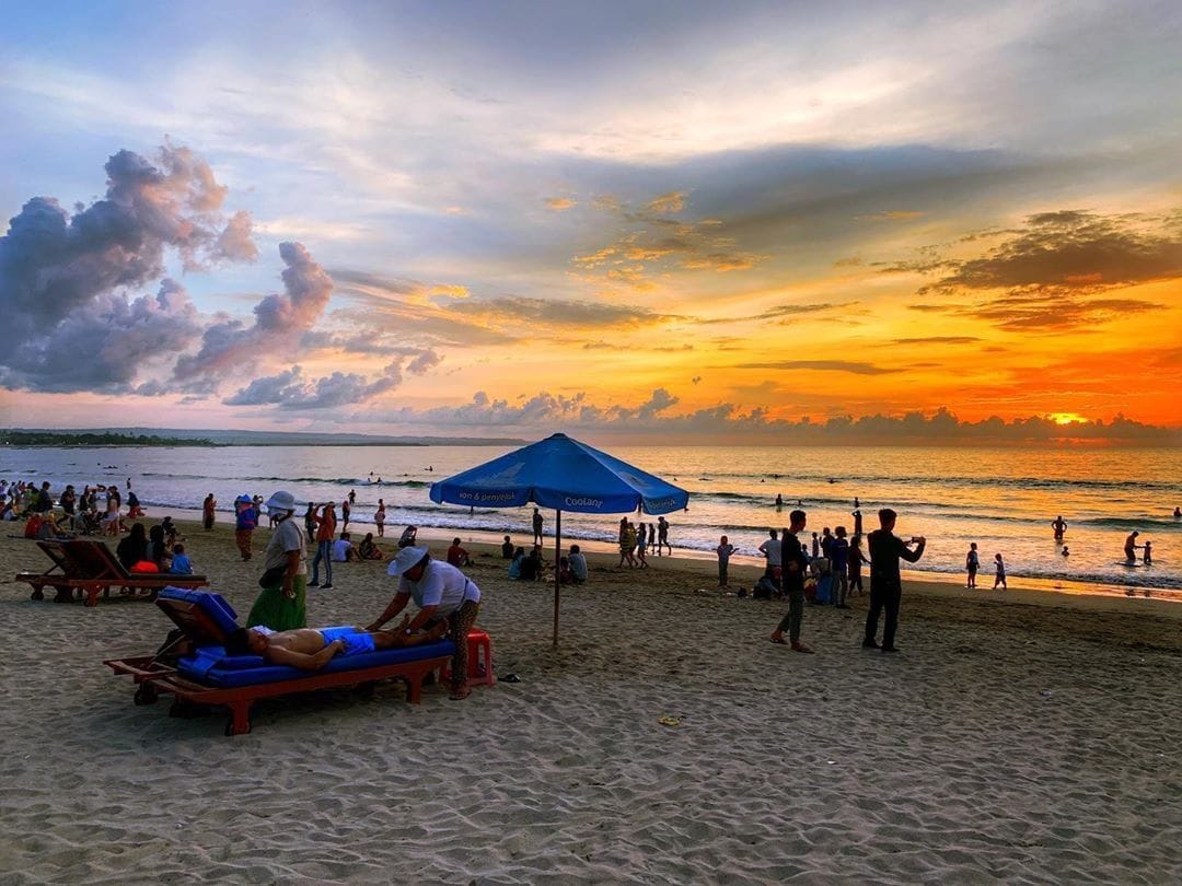 Spektakuler! Sukma Pantai Kuta — Surga Sunset yang Tak Pernah Sepi