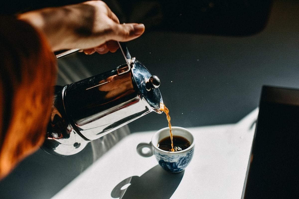 Rutin Minum Kopi Setiap Hari Bisa Bikin Kulit Glowing, Ini Penjelasan Ahli