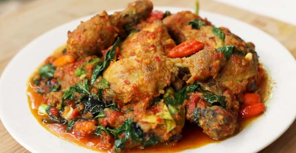 Ayam Woku Khas Manado: Gurih, Pedas, dan Bikin Nagih