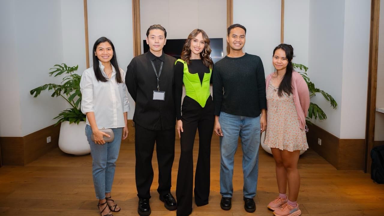 Cinta Laura Bangun Ekosistem Kreatif Nasional Lewat Kolaborasi dengan Studio Otherlands